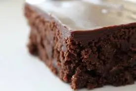 BROWNIE CAKEY CHOCOLATE CON GANACHE