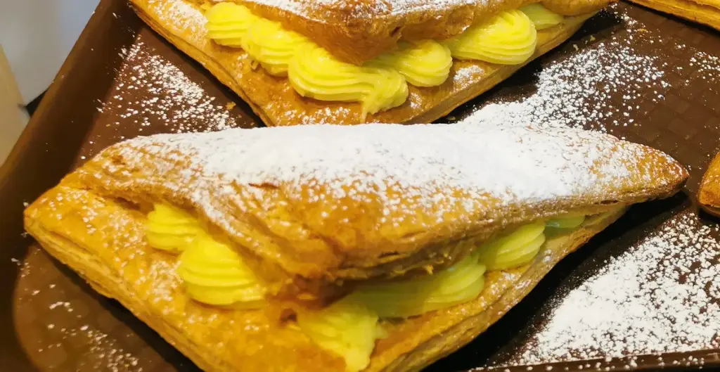 PAÑUELOS DE HOJA CON CREMA PASTELERA