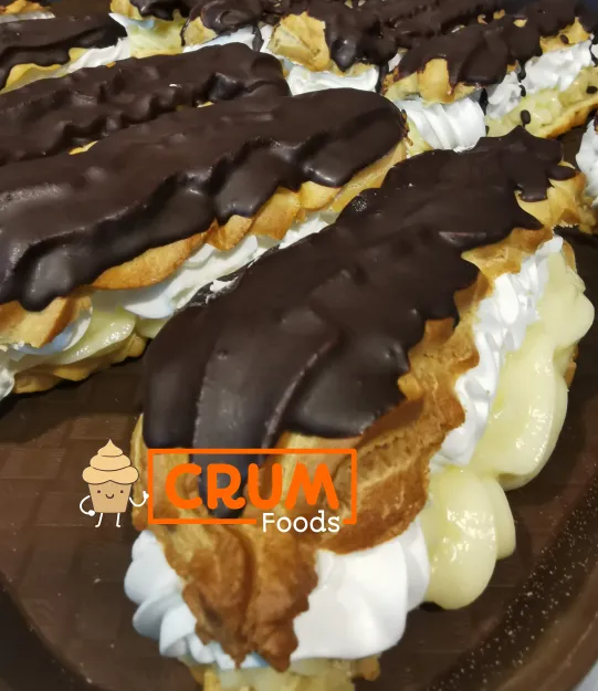 Eclaire relleno de Crema Diplomática (4 unidades)